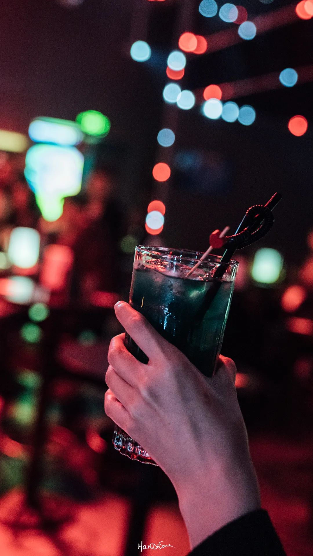 武汉嫂子和男将的秘密狂欢派对,在沿江大道153号