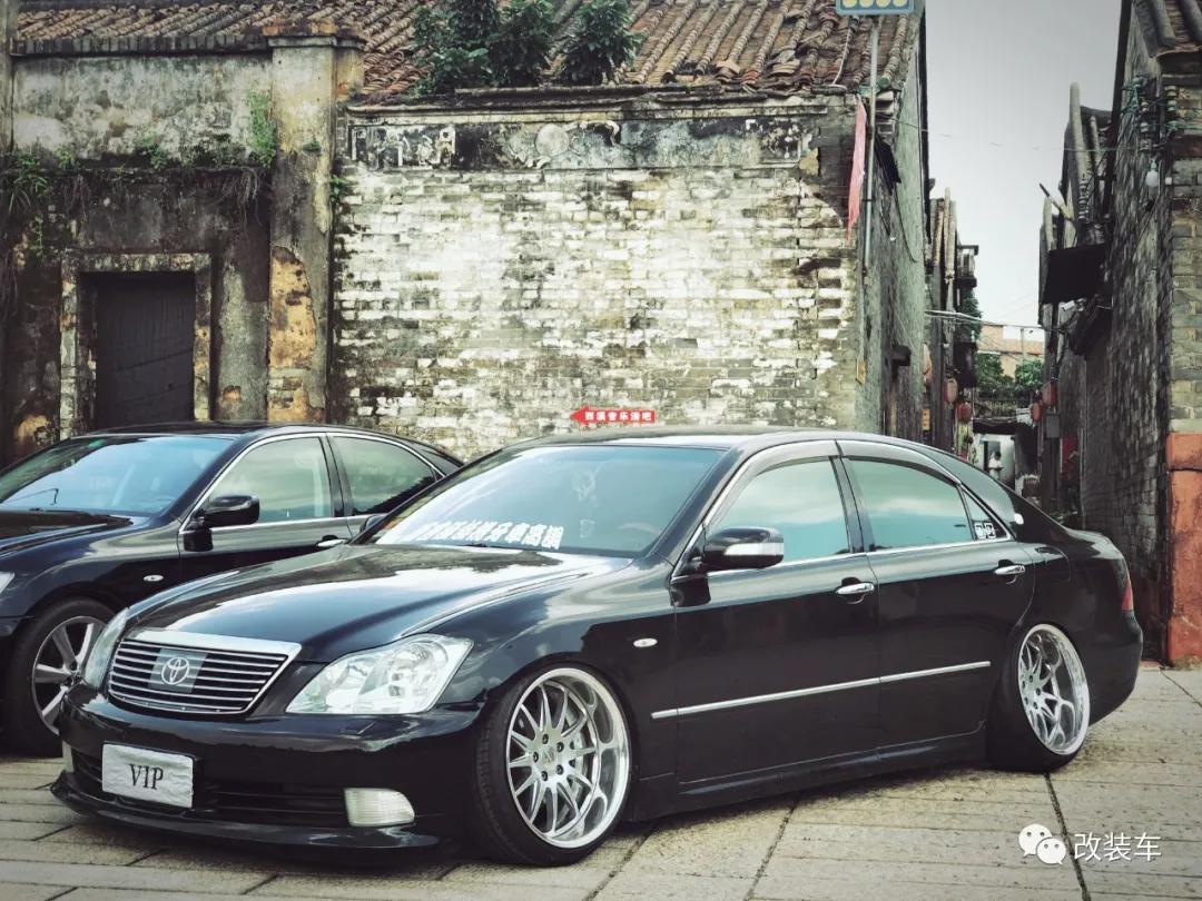 12代皇冠质感相当于现在的什么,最经典一款12代皇冠