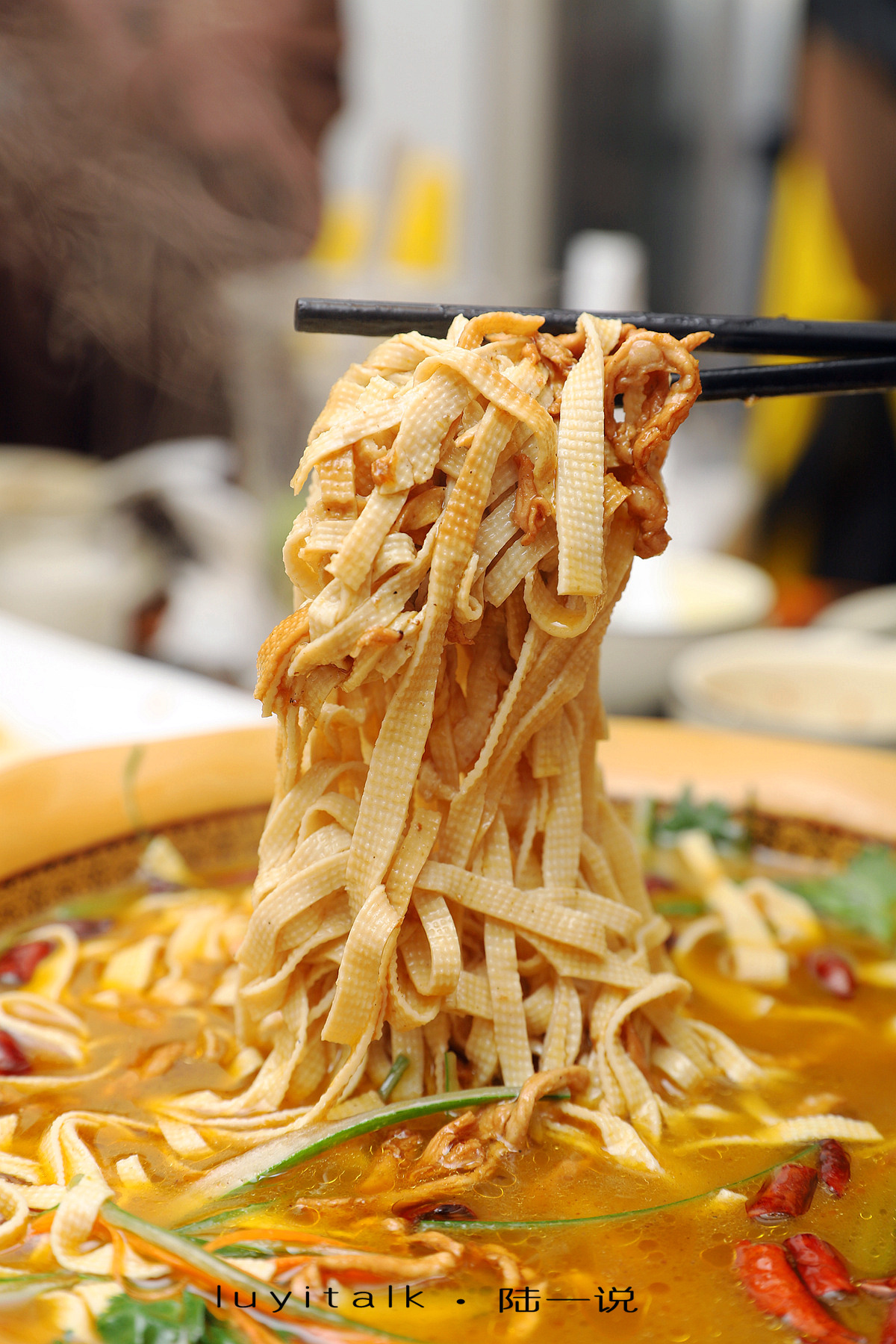 火遍天下东北铁锅炖,舌尖上的美食东北铁锅炖鱼