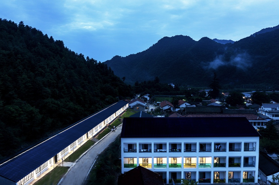 秦岭深处特色餐厅,秦岭山下100米食堂