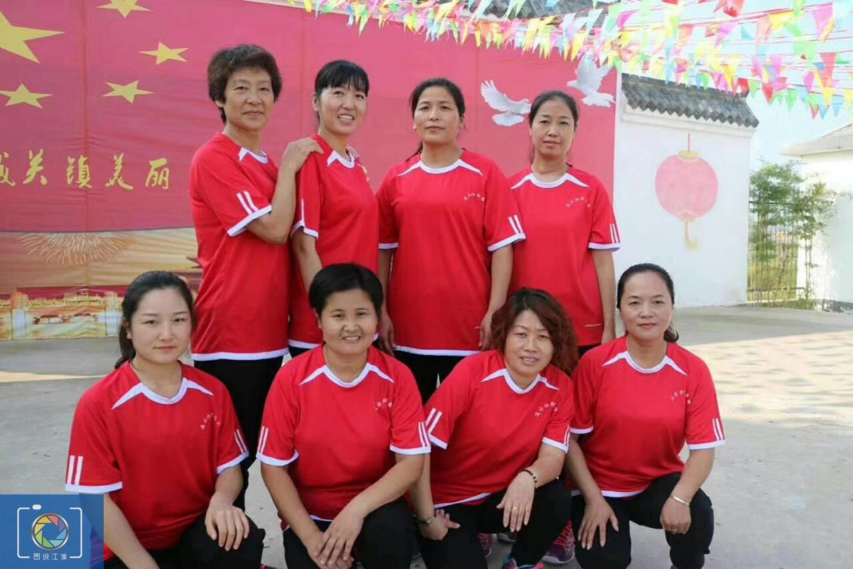 我,8岁时成为小县城女篮主力,5年后解散,34年后再见我们都老了