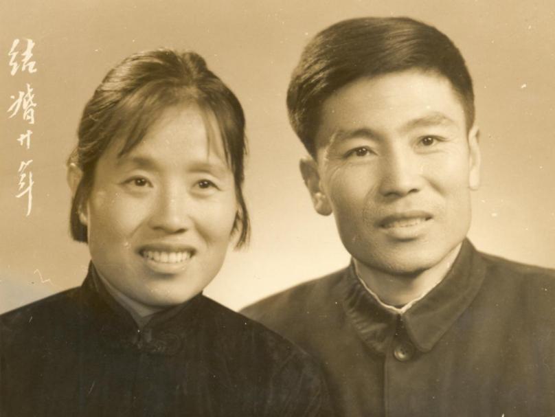 一张失败的全家福图片,全网惊艳结婚照