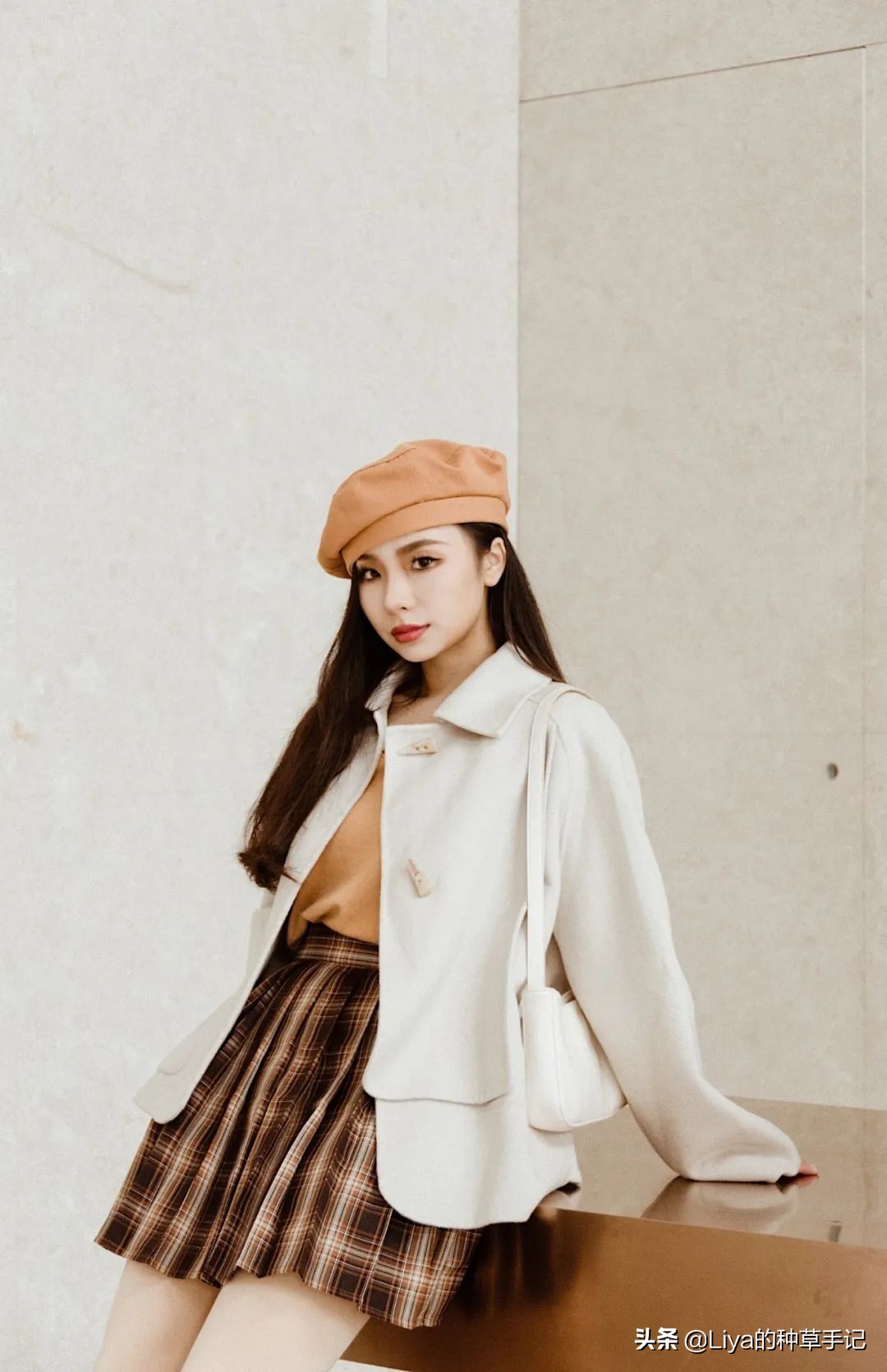 咖色和奶茶色哪个颜色更显气质,奶茶色显白吗今年很流行奶茶发色