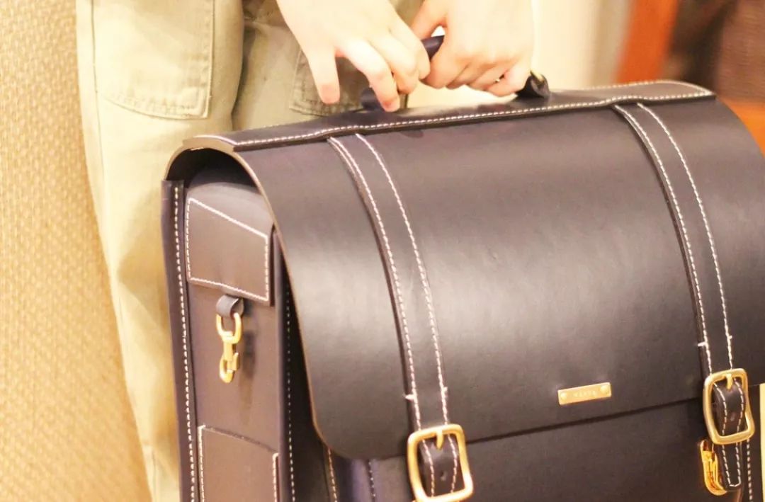 日本买三宅一生包能带回国吗,在日本买三宅一生的包多少钱