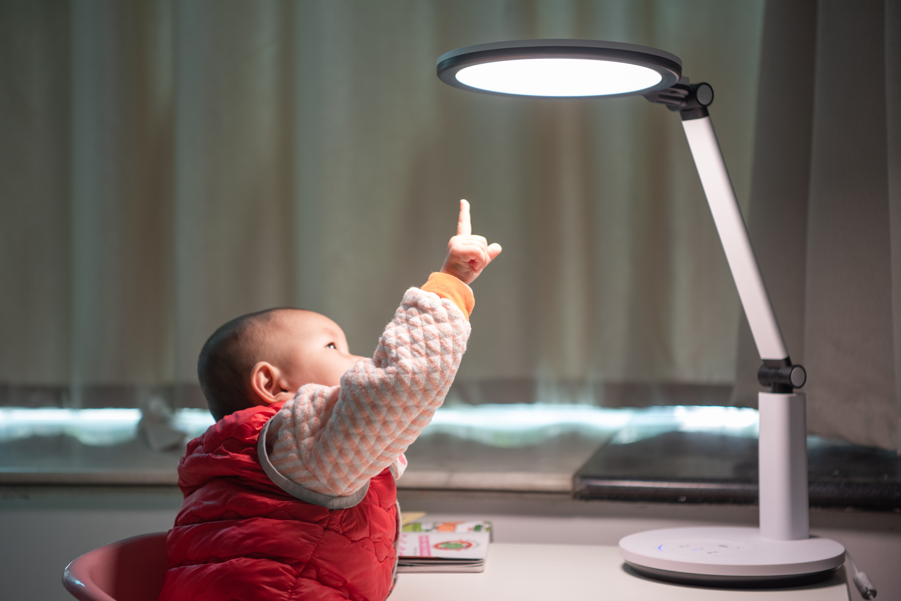 台灯护眼学习灯孩视宝v1,孩视宝护眼台灯vl161a