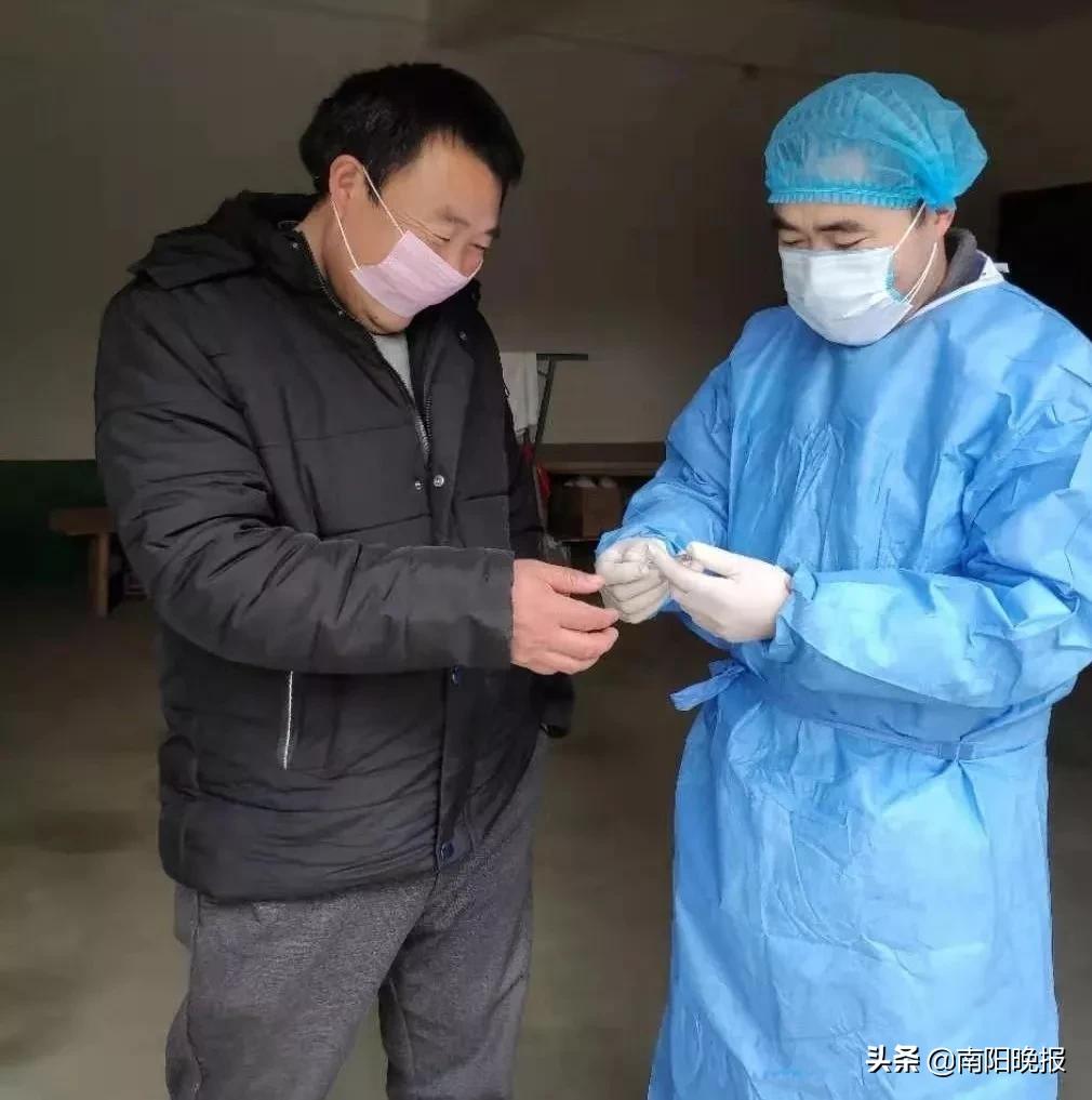 邓州最美乡村医生曾伟：日行一善，30年免费处方开了16公斤​