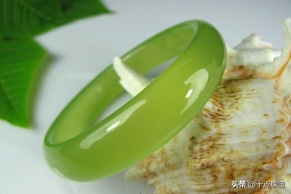 各种绿色宝石详细价格,超人最怕的绿色宝石