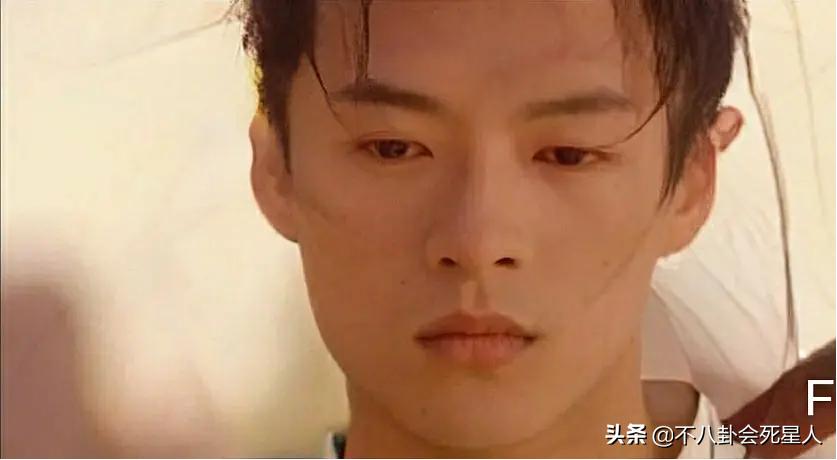 女星性转男装照：热巴撞脸大眼仔，杨颖神似罗云熙，关晓彤变路人