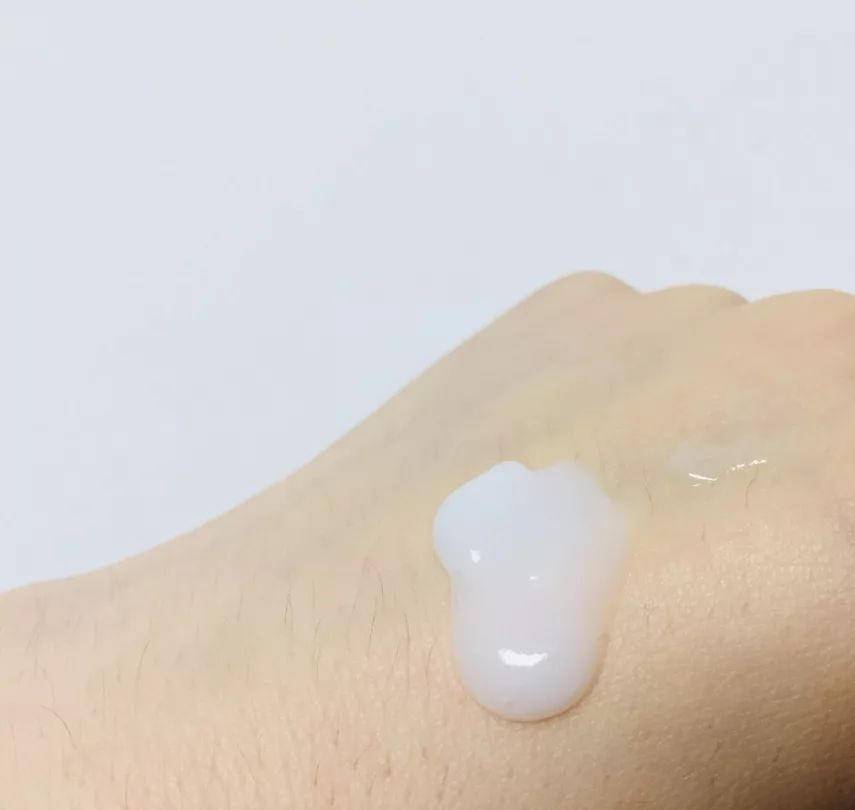 晒后晒伤发红修复最有效的办法,晒后修护可以涂抹晒伤的皮肤吗