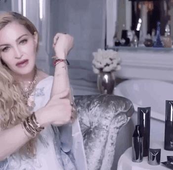 干性皮肤秋冬适合的保湿精华,敏感肌肤冬天适合什么精华