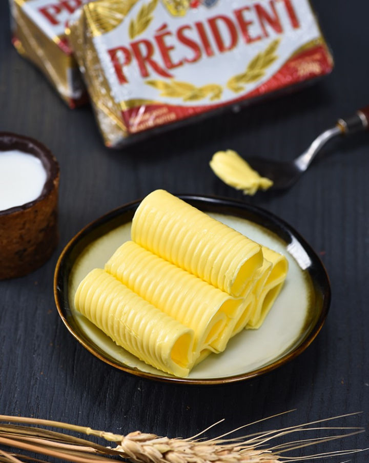 煎牛排爆油怎么办,煎牛排放黑胡椒容易糊吗