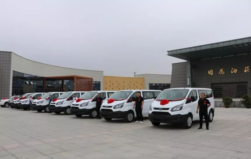 赠福特，送宝马，国花庄进口葡萄酒市场动作有点大