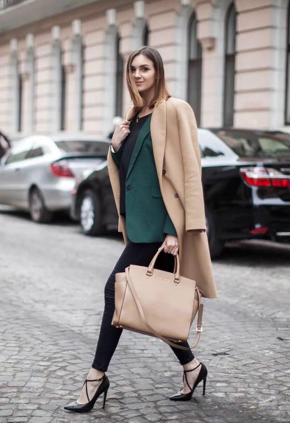 浅驼色深驼色和什么颜色搭配好看,浅驼色最佳10种颜色搭配