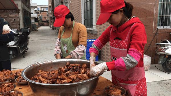 一座小城活跃着10000+乡厨，什么原因让粤西吴川这传统长盛不衰？