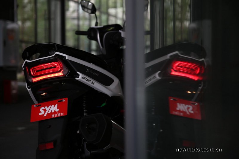 三阳fnx150踏板2021款评测,三阳fnx踏板150带人可以跑山吗