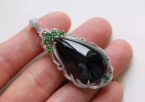 黑色玉石都有哪些,黑色玉石有哪几种怎么分