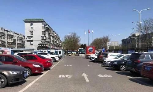 车主停车1h被收费1679元,停车场停14小时收费84元合法吗