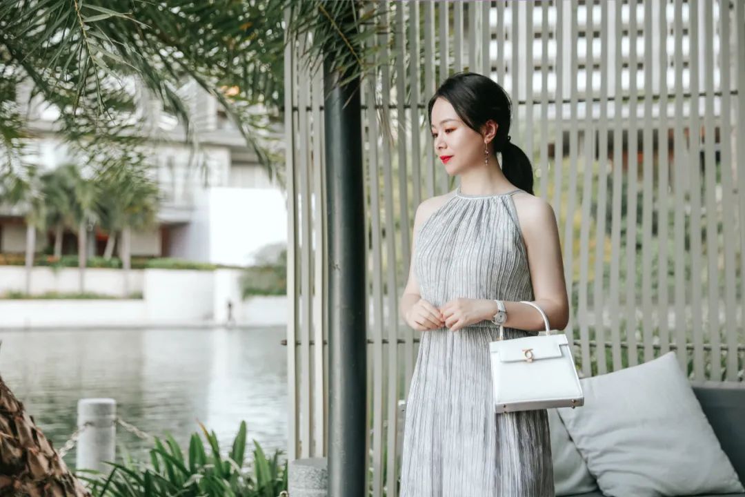 英国女王拿过的包包,英国伊丽莎白女王二世包包