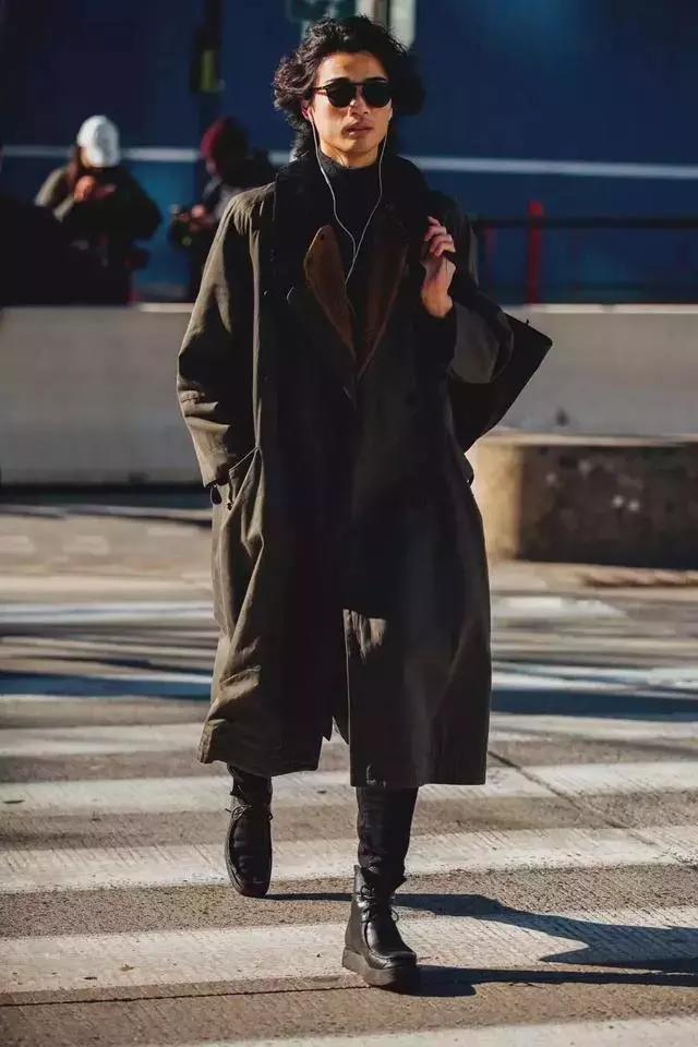 男生秋冬大衣怎么穿才高级,男士秋冬呢大衣穿搭高级感