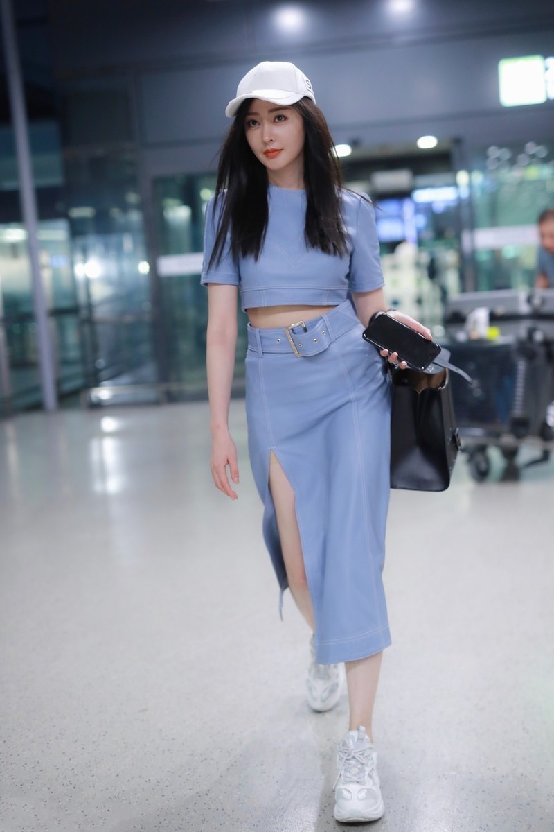 张天爱蝴蝶结镂空裙秀紧致曲线,张天爱同款紧身裙