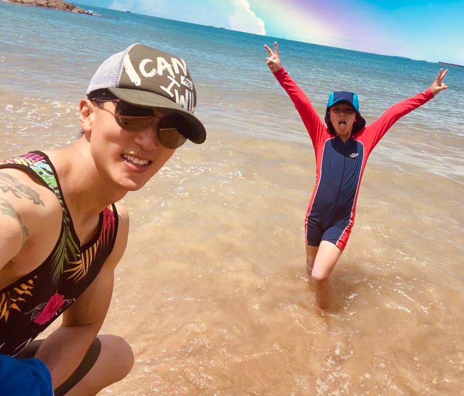 吴尊户外旅游,吴尊海边