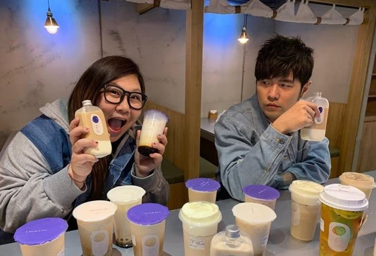 周杰伦奶茶350元一杯的背后 (周杰伦3元奶茶)