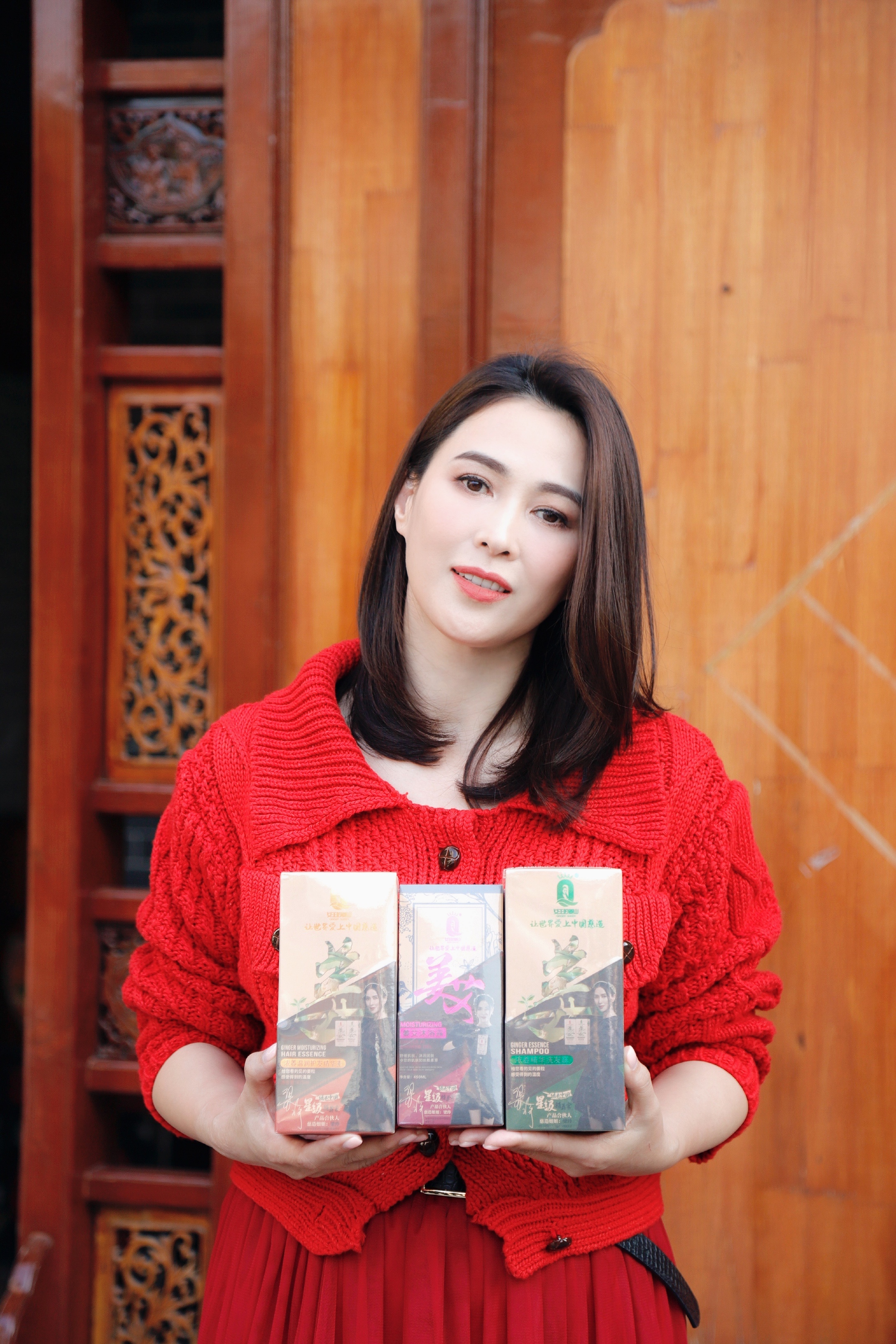 梁琤于易洲李艺助阵“一本年货节”透露“慈造哥哥”即将加入