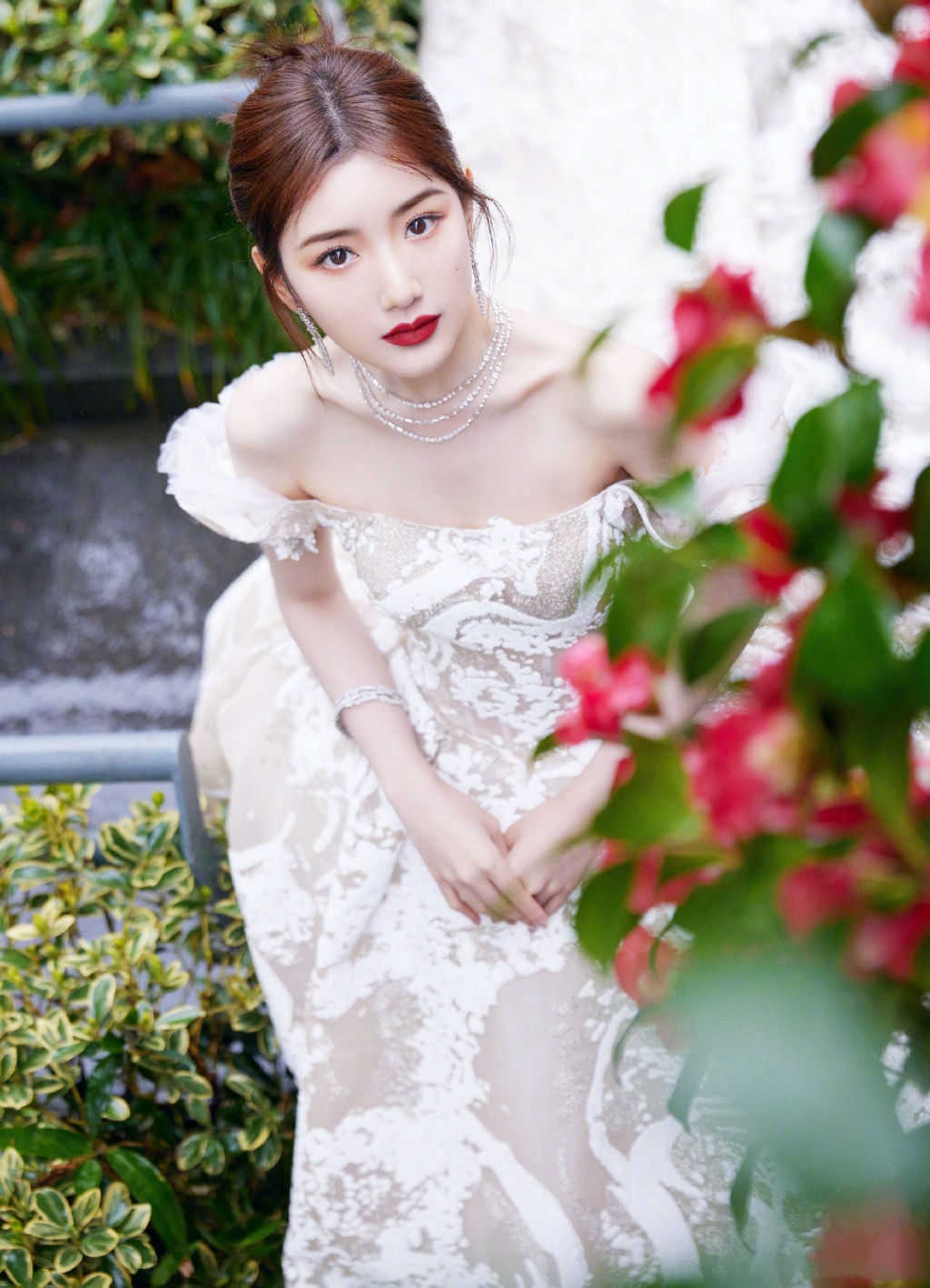 微博之夜杨颖杨幂讨论热巴,微博之夜迪丽热巴与邓超