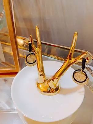 斌姐の私物｜可以素颜，但不可以没有耳环，是它让我的生活发光！