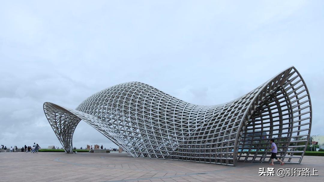 上海东南角，可以看到第一缕阳光升起的滨海之城——南汇新城