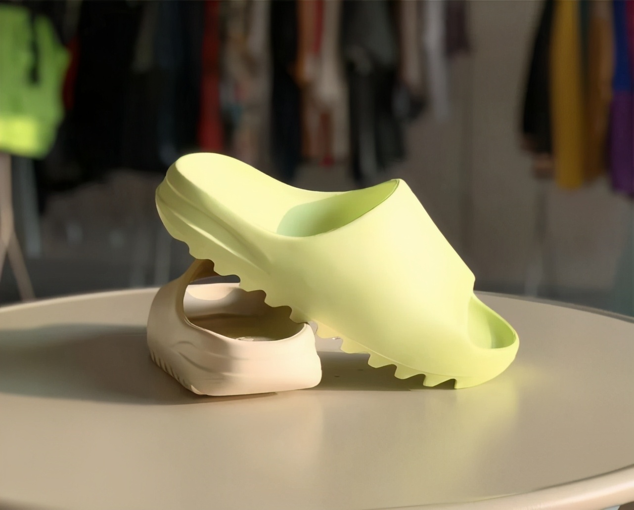 yeezy拖鞋蓝色什么时候发售,yeezy拖鞋发货