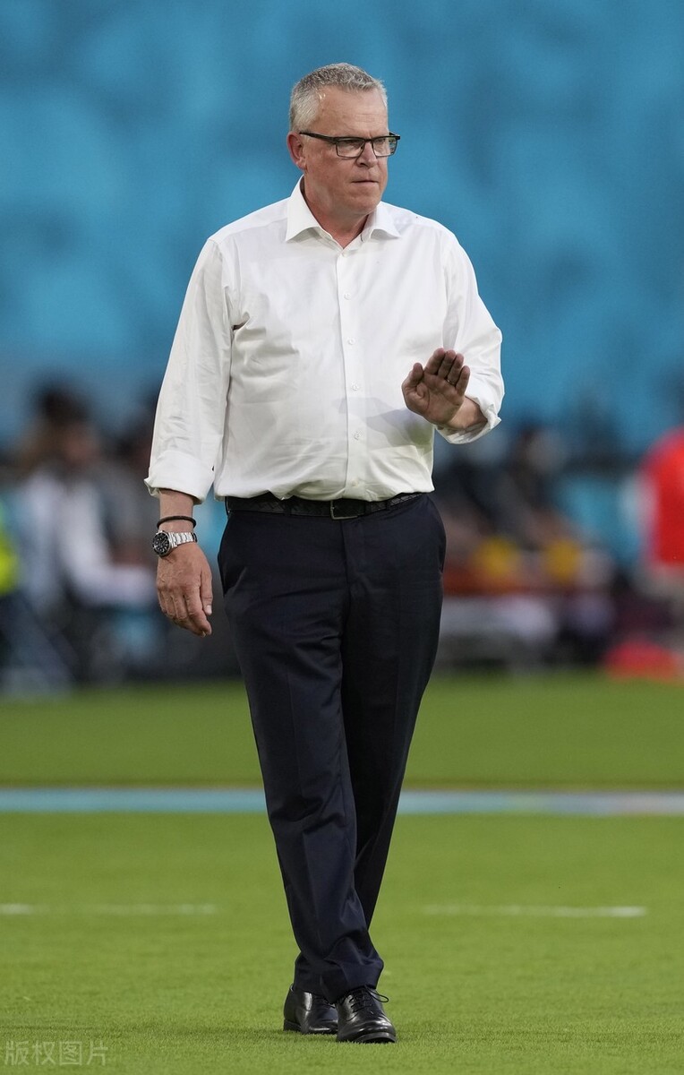 欧洲杯德国主帅勒夫,勒夫个人时装秀