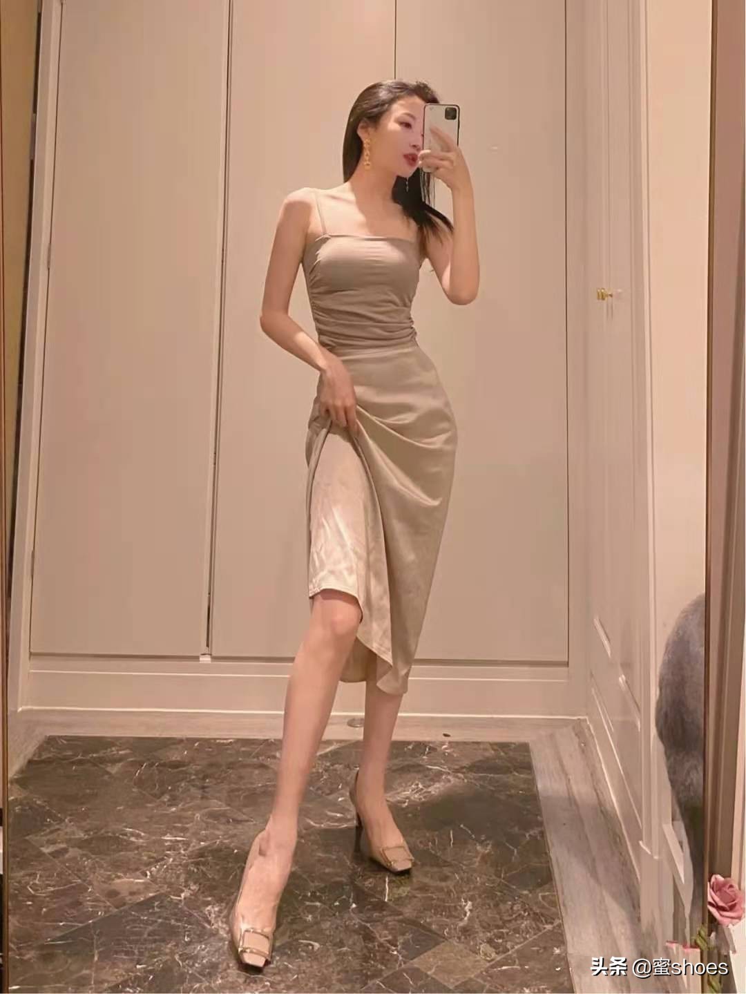 唐嫣衣着宽松引争议,唐嫣的私服穿搭真的知性又温柔