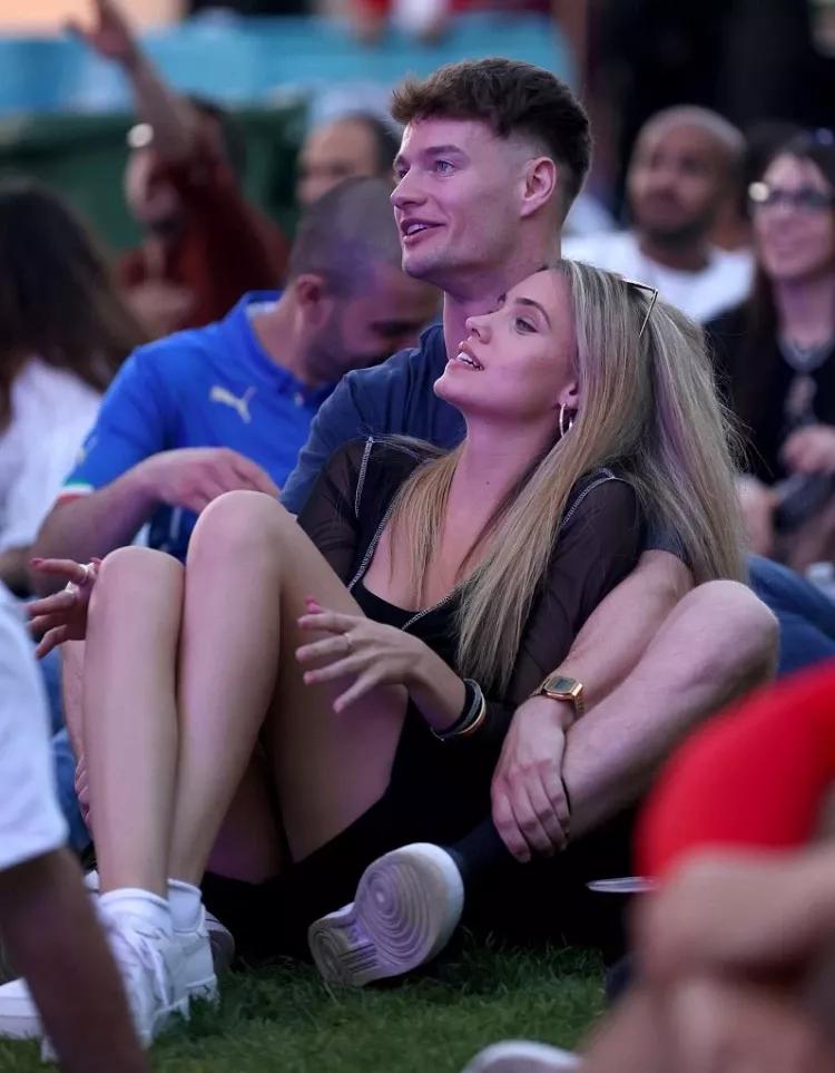 欧洲杯英格兰女球迷高清写真,欧洲杯球迷写真