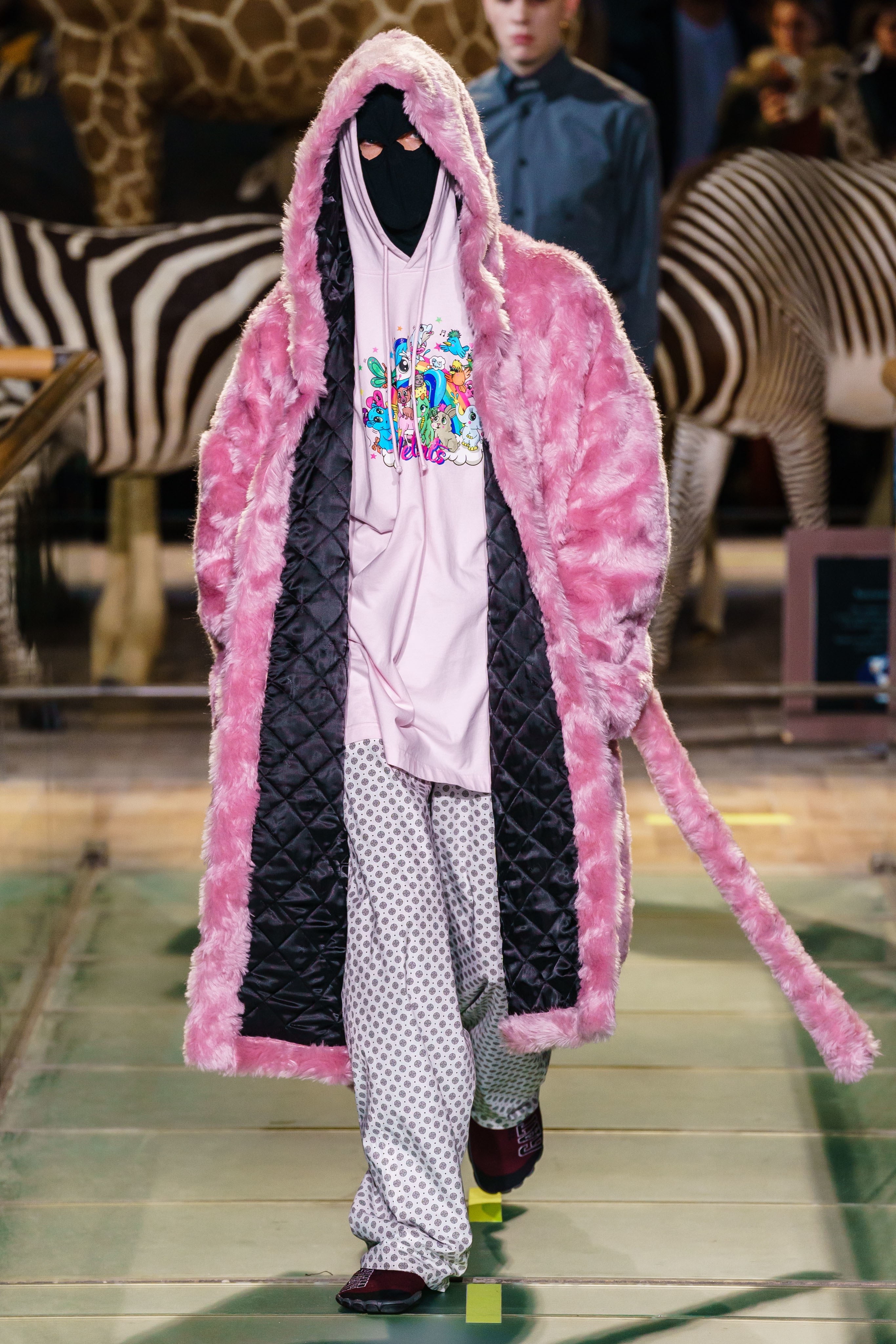 vetements2023秋冬新款,vetements2022秋冬高级成衣发布