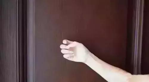 为什么实木门会开裂,橡胶木实木门开裂是质量问题嘛