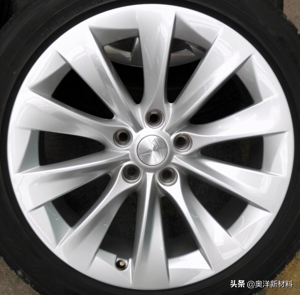 轮毂清洗剂和去铁粉清洗剂一样吗,轮毂清洗剂和塑料件清洗剂区别