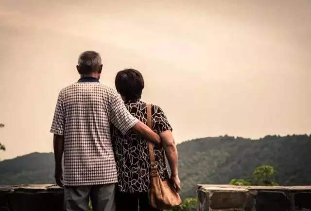 丁克中年变化,国外丁克晚年会很惨吗