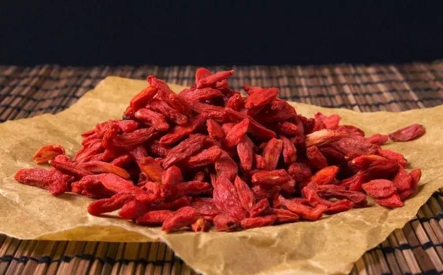 脸上长痘调理方法,血热脸上长痘该怎么调理