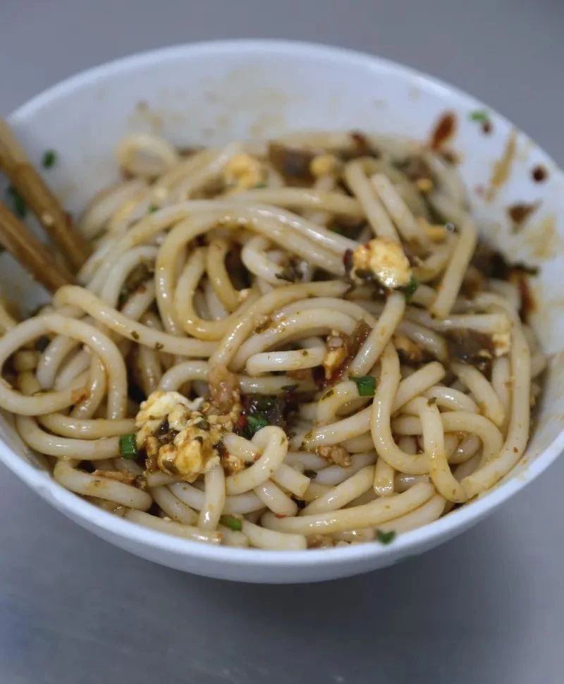 昆明滇池美食推荐菌火锅,滇池边菌子火锅