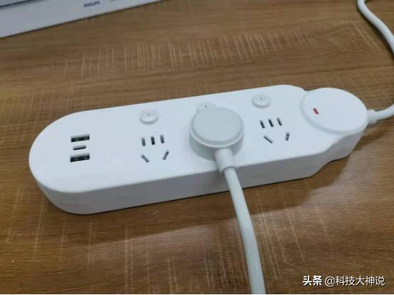 飞利浦彩云智能wifi排插,飞利浦黑色usb排插评测