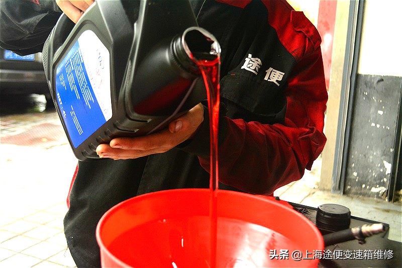 自动变速箱油更换一次多少钱,cvt变速箱油拆油底壳换油多少钱