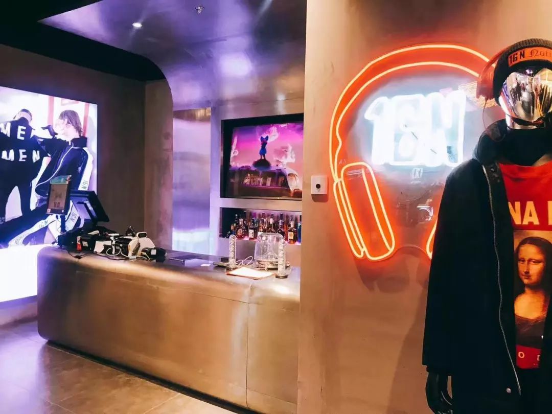 觉得太平鸟、GXG、卡宾不够潮？这个潮流男装可能正对你胃口！