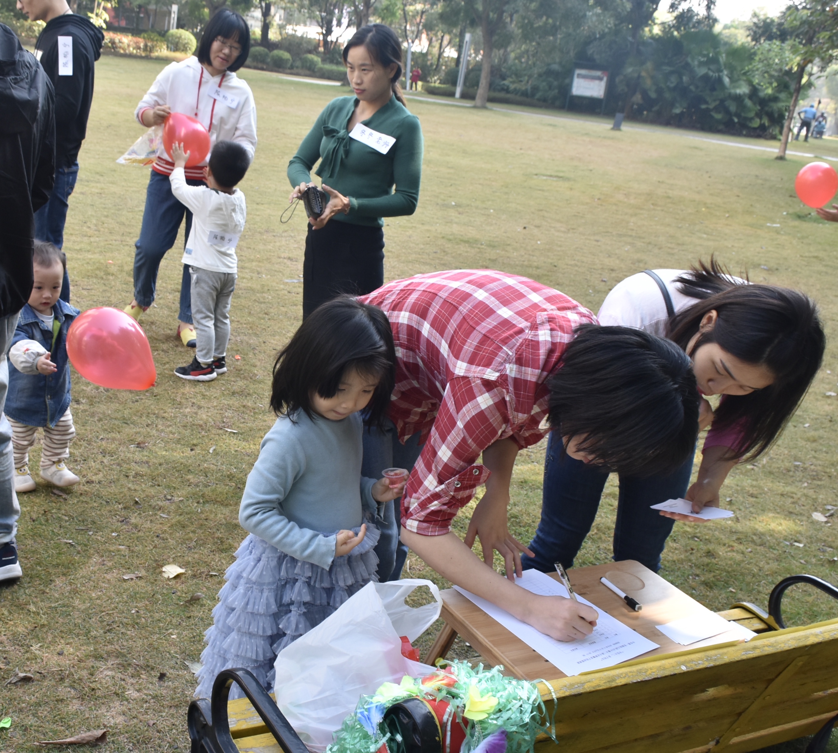 亲亲小二,我们约会吧!——记中信小二班环保主题野餐趴