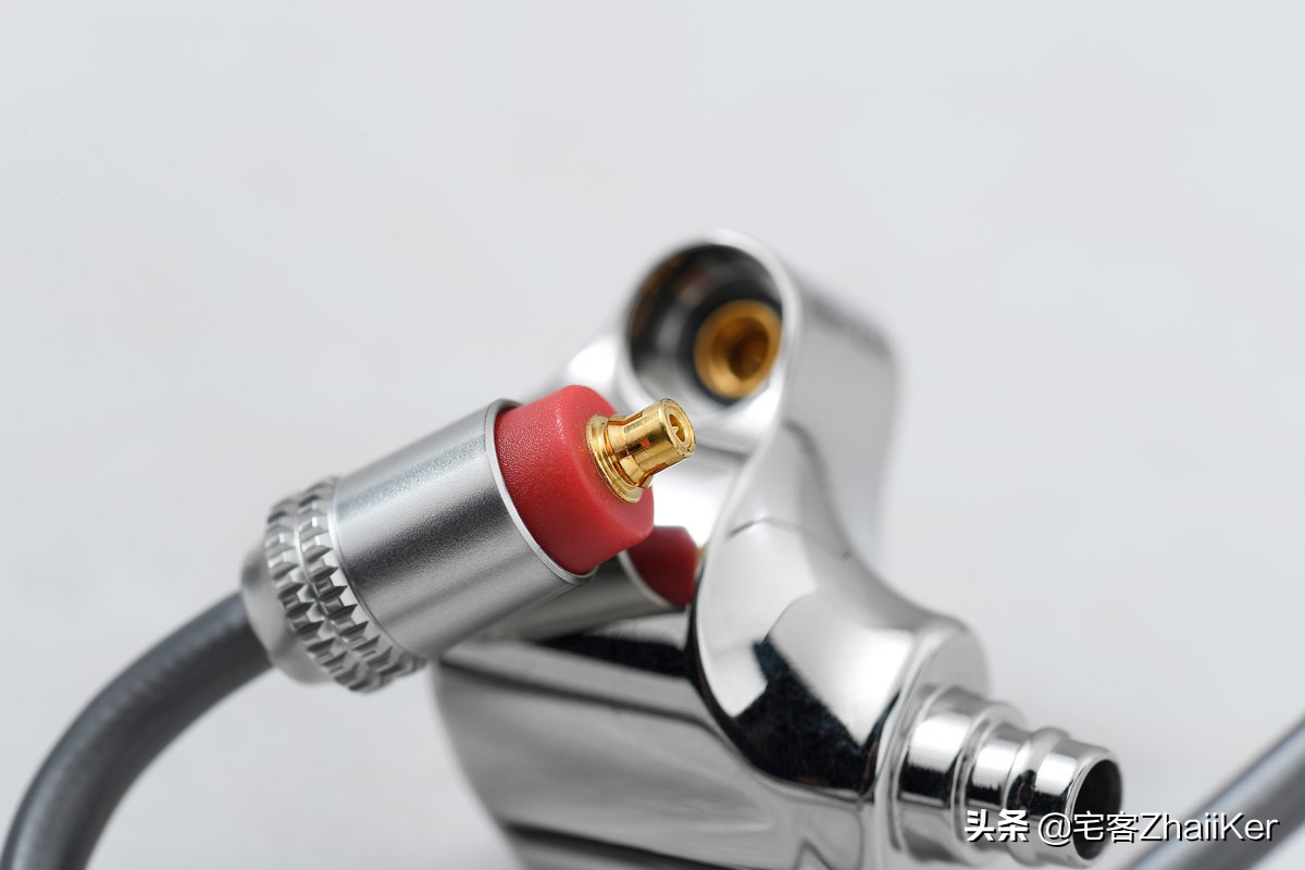 索尼黑砖配什么耳机最佳,索尼颈挂式耳机十佳评测