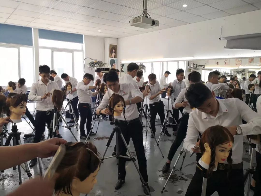 美发技术培训哪里可以学,昭通雅业美容美发培训学校