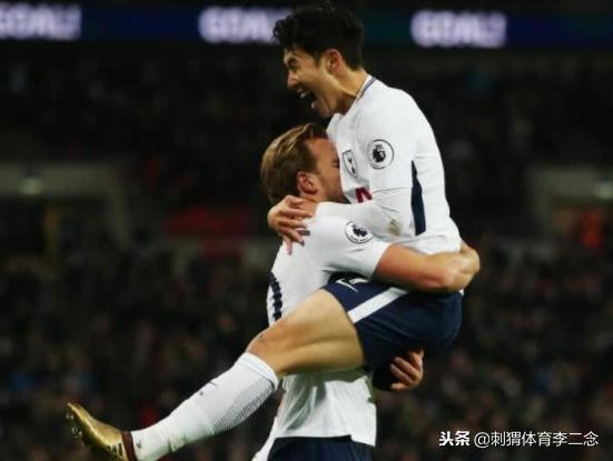 孙兴慜对待中国人的态度,孙兴慜数次对中国球迷比手势