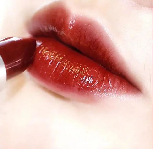 mac口红推荐rubywoo滋润款,mac口红推荐黄皮316是什么颜色