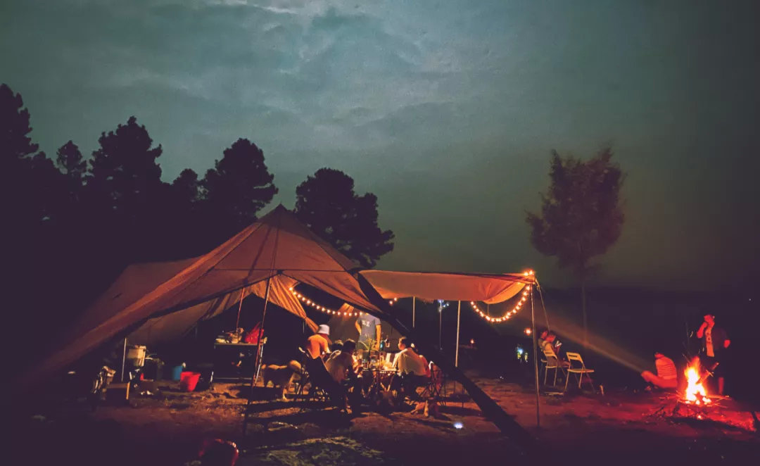 为什么越来越多的人去露营,野外露营的人特别多做点什么生意