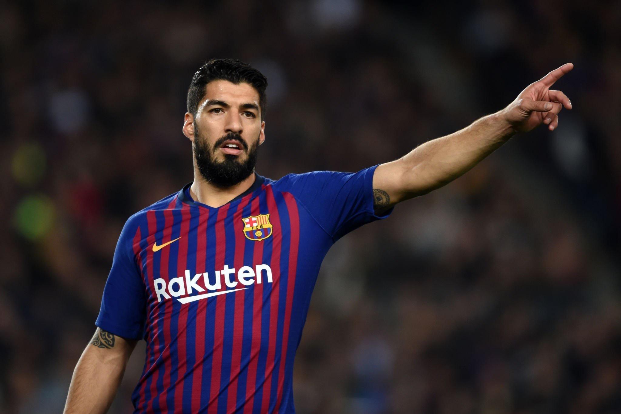 谁是足坛第一中锋？C罗力压莱万排名惹争议皇马新大腿上榜